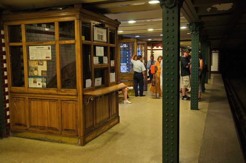 Station ligne de métro N°1 - Budapest